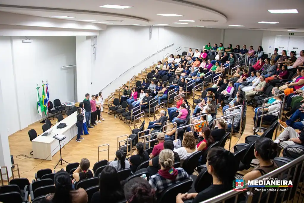 Educação realiza fala sobre importância da alimentação saudável para servidores da secretaria